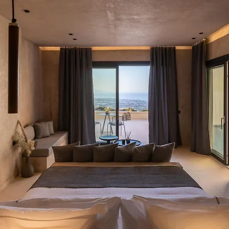 Villa North Santorini - A Luxury Pýrgos