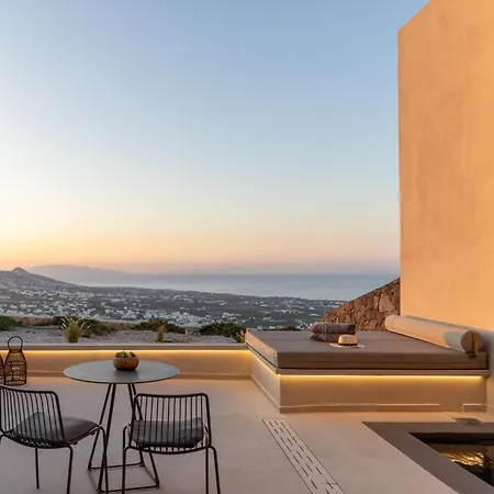North Santorini - A Luxury * Pýrgos