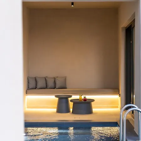 North Santorini - A Luxury Pýrgos